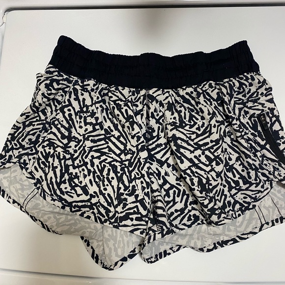 Shorts - Picture 2 of 4